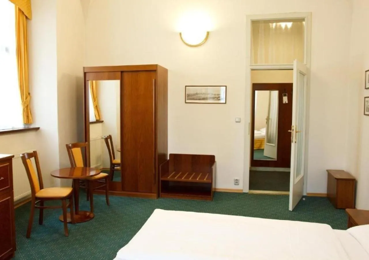 *** Hotel Adalbert Ecohotel Prag Tjekkiet